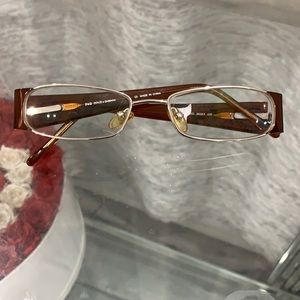 Dg glasses